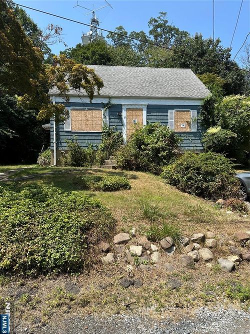 35 Benwell Ave, Wayne, NJ, 07470-2119 | Card Image