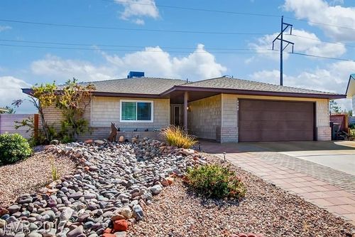 7233 William Anders Ave, Las Vegas, NV, 89145-6035 | Card Image