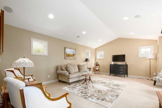 10 Spring Valley Pl Sw, House other with 5 bedrooms, 5 bathrooms and 6 parking in Calgary AB | Image 40