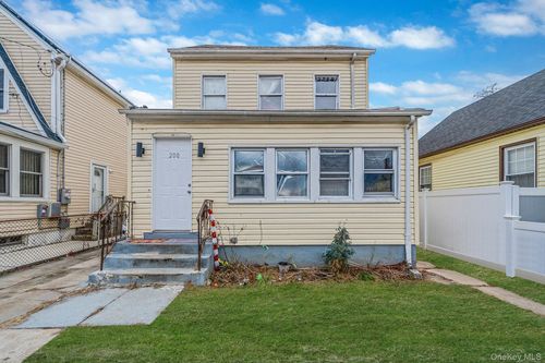 200 Princeton Street, Hempstead, NY, 11550 | Card Image