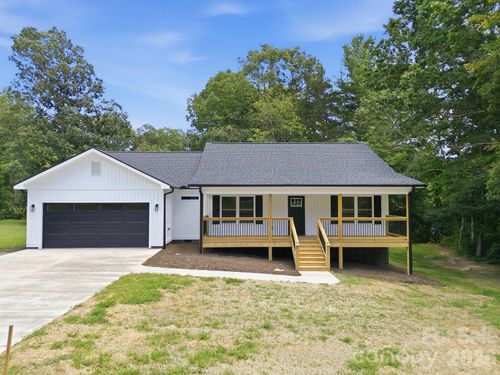 322 Jody St, East Flat Rock, NC, 28726-2700 | Card Image