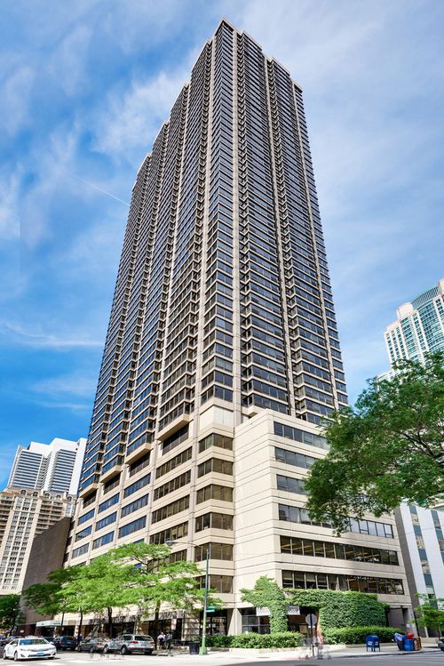 2308-30 E Huron St, Chicago, IL, 60611-4702 | Card Image