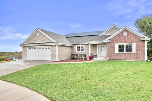 200 Tansdale Ct, Johnson Creek, WI, 53038-9307 | Card Image