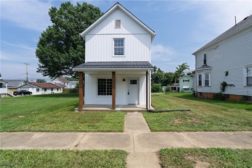 515 E High St, Uhrichsville, OH, 44683-1729 | Card Image