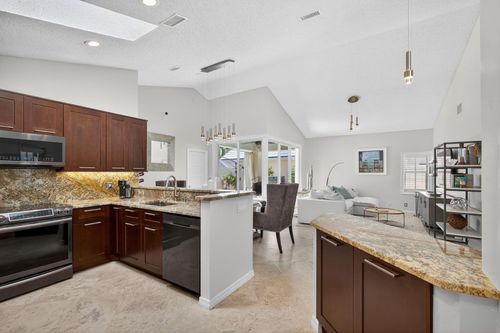 31 Windsor Ln, Palm Beach Gardens, FL, 33418-7116 | Card Image