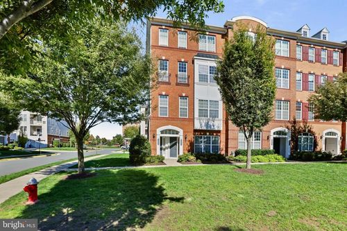 43011 Clarks Mill Ter, ASHBURN, VA, 20148-7077 | Card Image