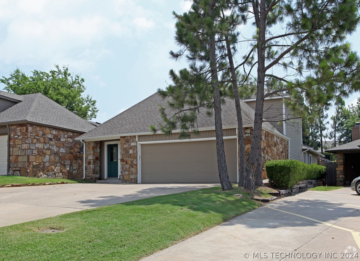 7181 S Braden Ave, Tulsa, OK 74136