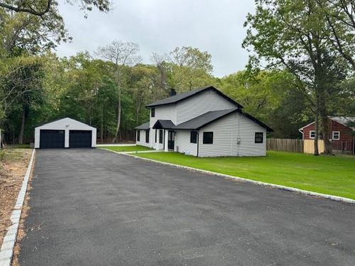 9 Croft Ln, Smithtown, NY, 11787-4109 | Card Image