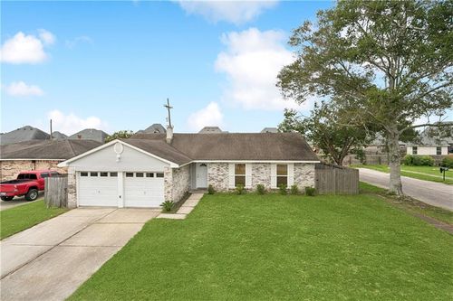 151 Defiance Dr, Slidell, LA, 70458-1213 | Card Image