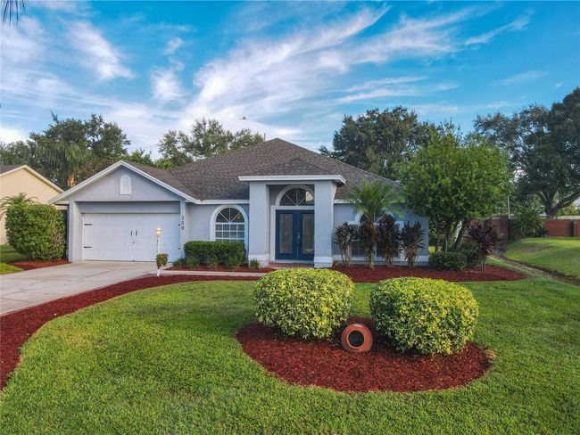 Mature and updated landscaping | Image 4