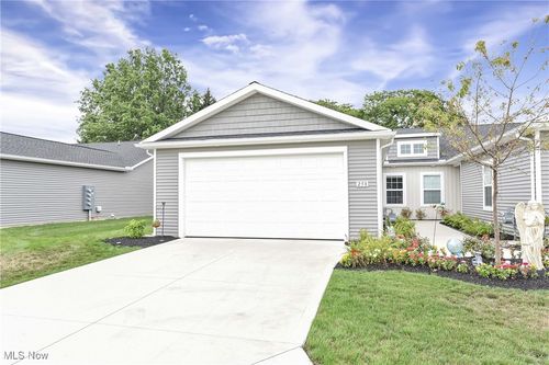 258 Silver Spring Cir, Elyria, OH, 44035-4408 | Card Image