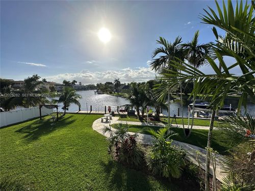 204-455 Golden Isles Dr, Hallandale Beach, FL, 33009 | Card Image