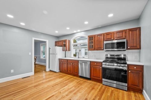 25 Tedesco St, Marblehead, MA, 01945-1019 | Card Image