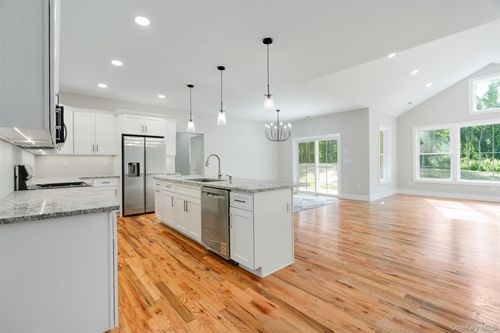 7 Bear Hollow Lane, Hyde Park, NY, 12538 | Card Image