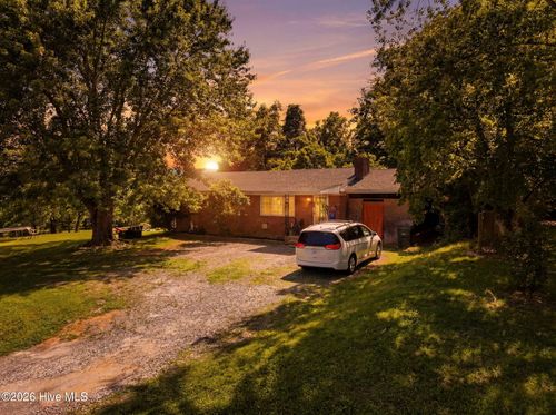 613 Robbinsville Rd, Andrews, NC, 28901-8095 | Card Image