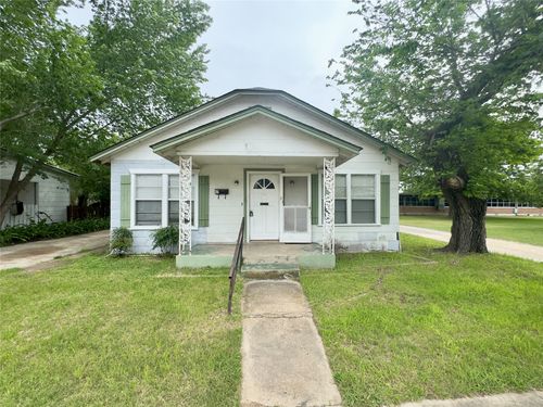 306 E Bowie St, Luling, TX, 78648-2906 | Card Image