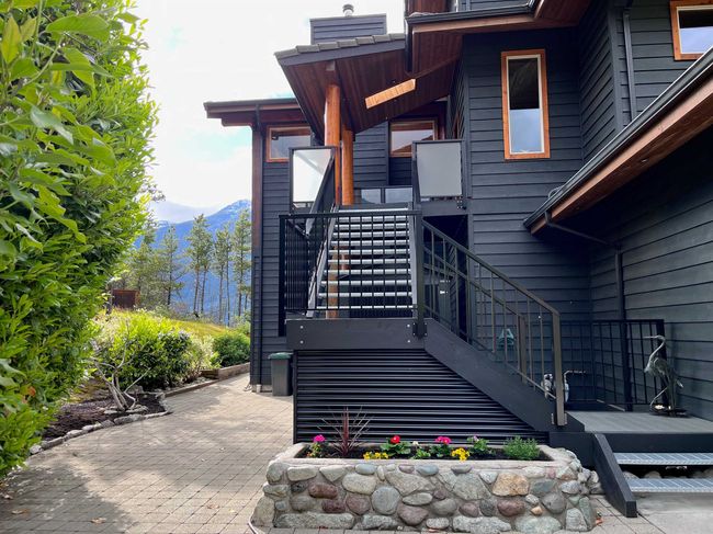 1011 Panorama Place, House other with 4 bedrooms, 3 bathrooms and 5 parking in Squamish BC | Image 31