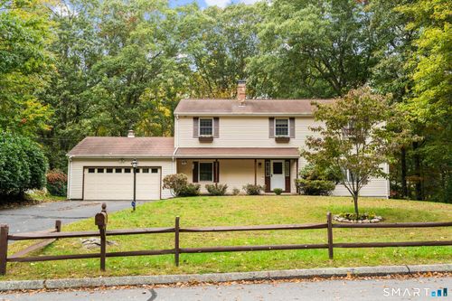 43 Robinhood Dr, Gales Ferry, CT, 06335-1322 | Card Image