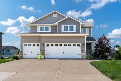 4367 55th Ave, Bettendorf, IA, 52722-1249 | Card Image