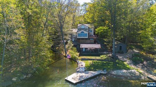 70 Harrison Lane, Bloomingdale, NJ, 07403 | Card Image