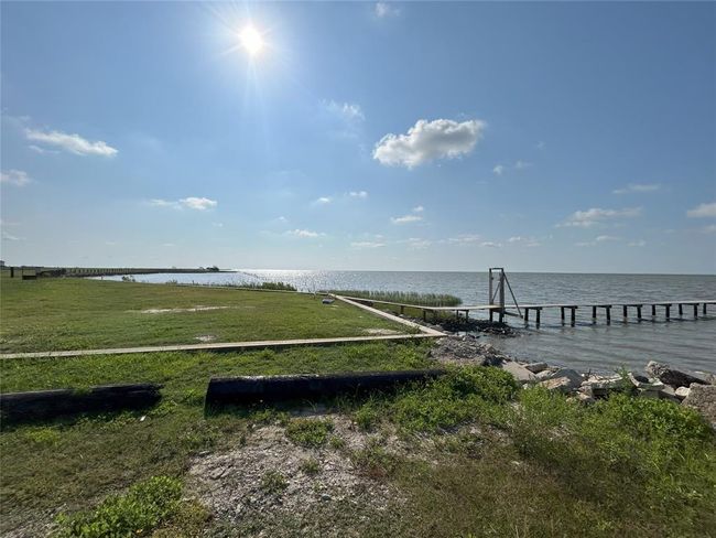 231 Bayshore Rd, House other with 2 bedrooms, 2 bathrooms and 2 parking in Anahuac TX | Image 14