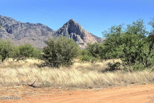 225 W Hawk Way, Amado, AZ, 85645-9522 | Card Image