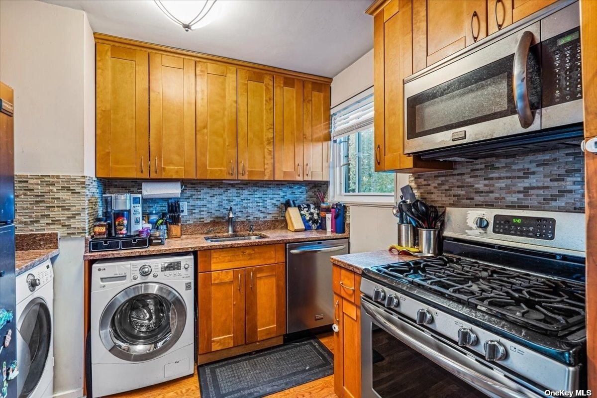 2 6727 218 Street, For Sale in Bayside Zoocasa