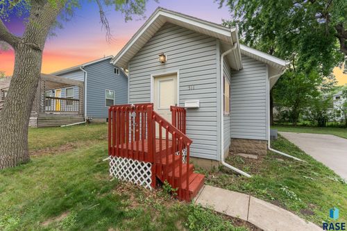 511 S 6th Ave, Sioux Falls, SD, 57104-5113 | Card Image