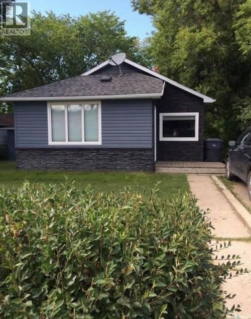 111 Pipestone Ave, Wawota, SK, S0G0G1 | Card Image