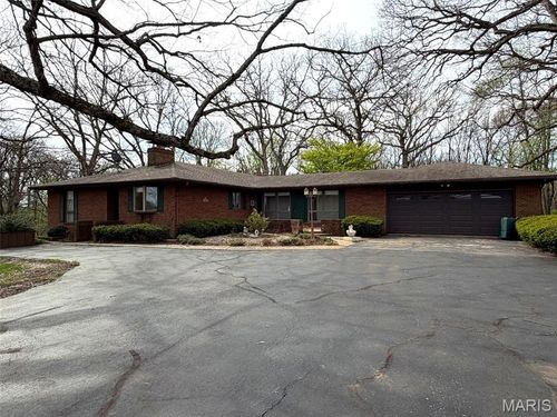 17466 Lageman Ln, Brighton, IL, 62012-3870 | Card Image