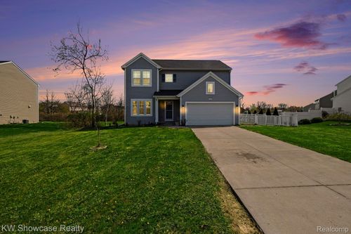 4339 Pebble Creek Blvd, Grand Blanc, MI, 48439-9066 | Card Image