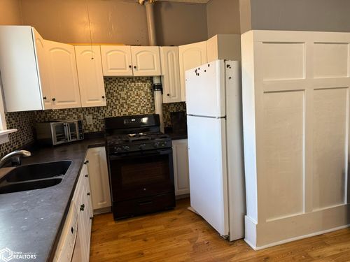 221 E Mclane St, Osceola, IA, 50213-1464 | Card Image