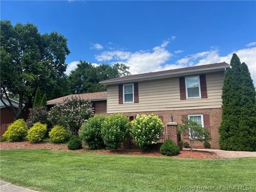 917 Castlewood Drive, New Albany, IN, 47150 | Card Image
