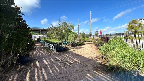 809 Houston St, Portland, TX, 78374-1651 | Card Image