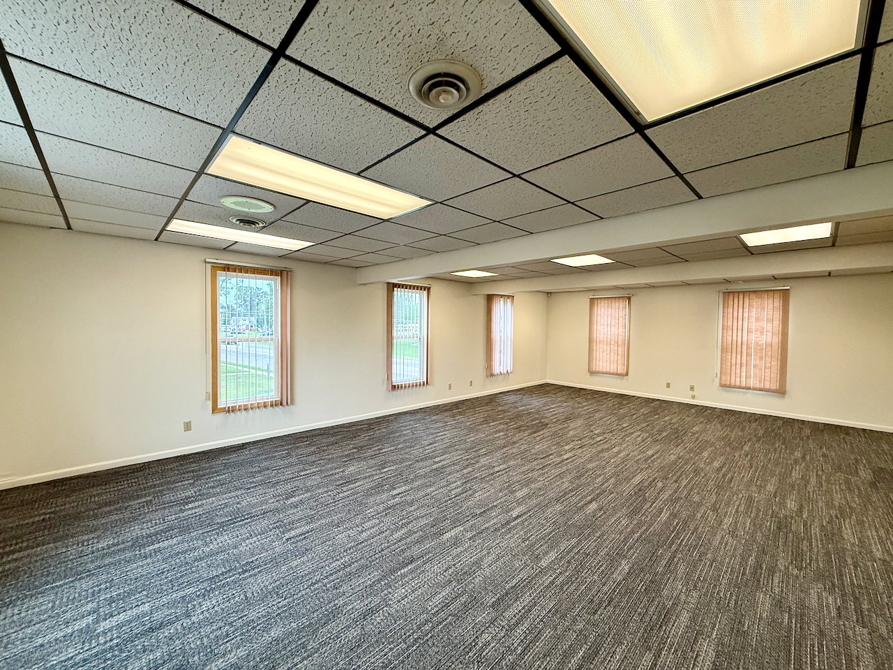 Commercial Lease in Forest Lake 2