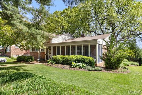 1140 E Parkedge Ln, University City, MO, 63130-2231 | Card Image