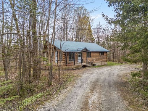 9 Ch. Lily-Butters, Eastman, QC, J0E1P0 | Card Image