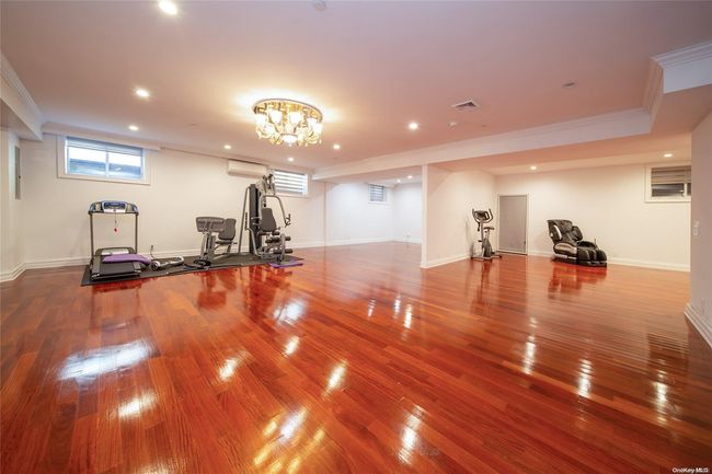 26-25 211 Th St, House other with 5 bedrooms, 7 bathrooms and null parking in Bayside NY | Image 27