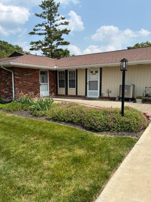 8722 Washington Colony Dr, Washingtn Twp, OH, 45458-3313 | Card Image