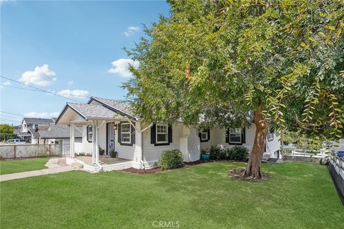 836 Loma Vista St, El Segundo, CA, 90245-3681 | Card Image