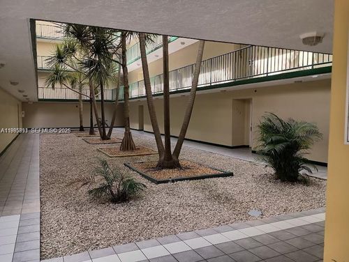 1-307-8321 Nw 7th St, Miami, FL, 33126-3981 | Card Image