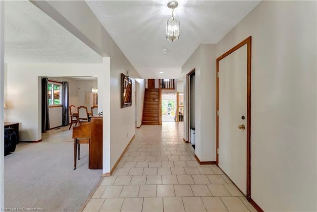 182 Solomon Cres, House other with 4 bedrooms, 3 bathrooms and 5 parking in Hamilton ON | Image 5
