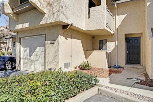 386 Garden Cmn, Livermore, CA, 94551-2458 | Card Image