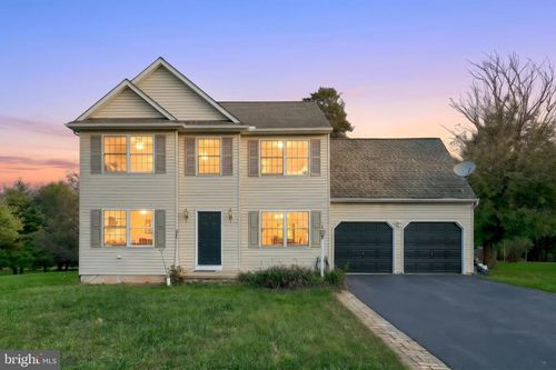 3241 Walker Ave, DOVER, PA, 17315-3885 | Card Image
