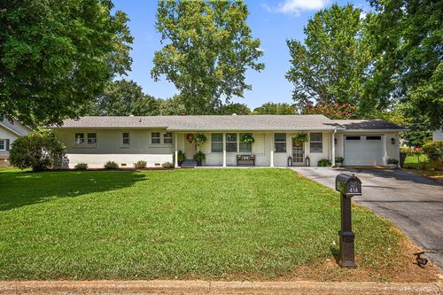 414 8th St, Lawrenceburg, TN, 38464-2720 | Card Image