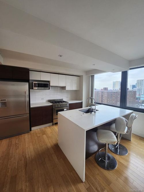 apt-9f-39-16 Prince St, Flushing, NY, 11354-5364 | Card Image