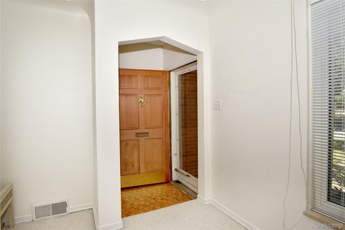2440 Ferncliff Ave, Royal Oak, MI, 48073-3820 | Card Image