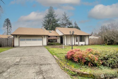 9018 Wendy Dr Se, Olympia, WA, 98513-6824 | Card Image