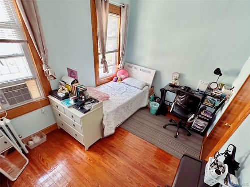 90 75th St, Woodhaven, NY, 11421-2802 | Card Image