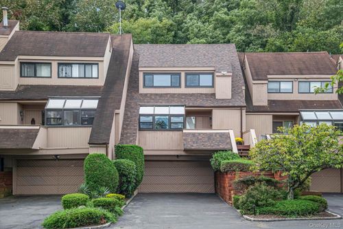 8 John Bean Ct, Port Washington, NY, 11050-4627 | Card Image